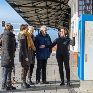 Doe mee het het OV op station